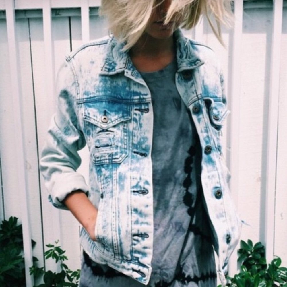 LF Carmar Acid Wash Distressed Jean Jacket - Picture 3 of 3